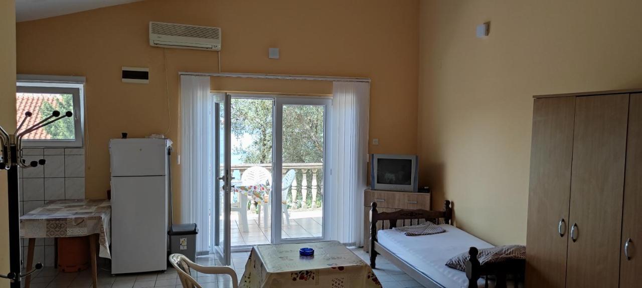 Apartmani Jovanovic Luštica Buitenkant foto